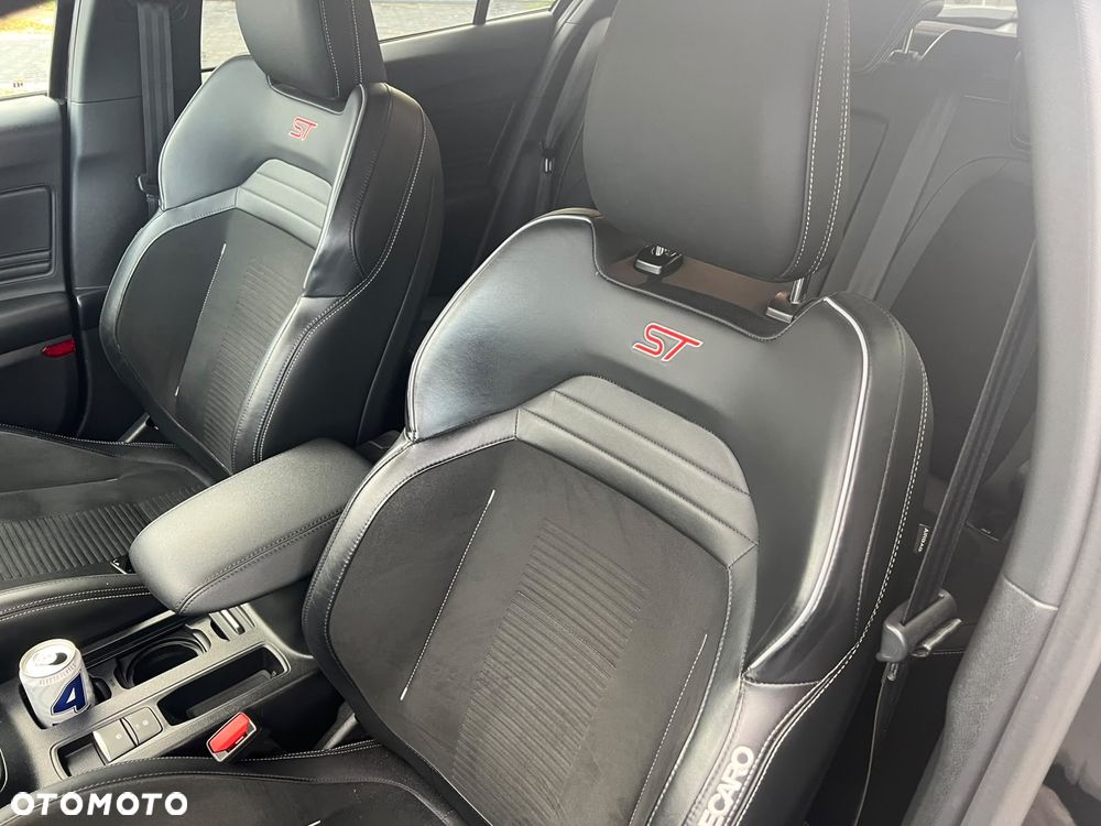 Ford Focus 2.0 EcoBlue ST - 19