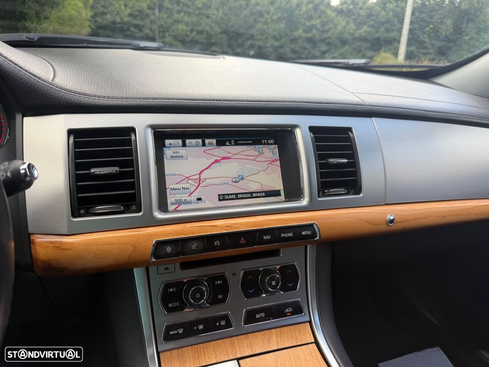 Jaguar XF Sportbrake 2.2 D Luxury - 27
