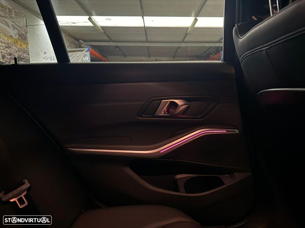 BMW 330 e Touring Pack M Auto - 56