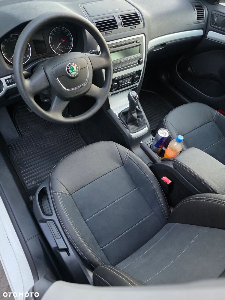 Skoda Octavia 1.6 Elegance EU5 - 14