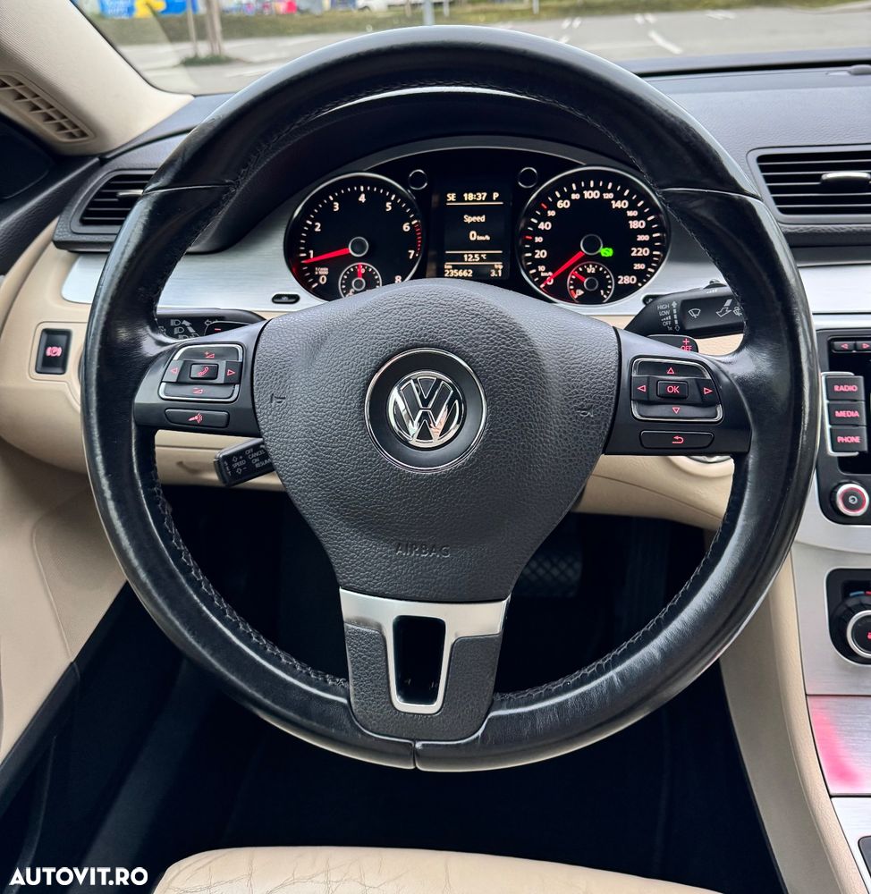 Volkswagen Passat - 10