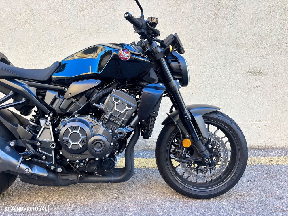 Honda CB 1000RA Black Edition - 11