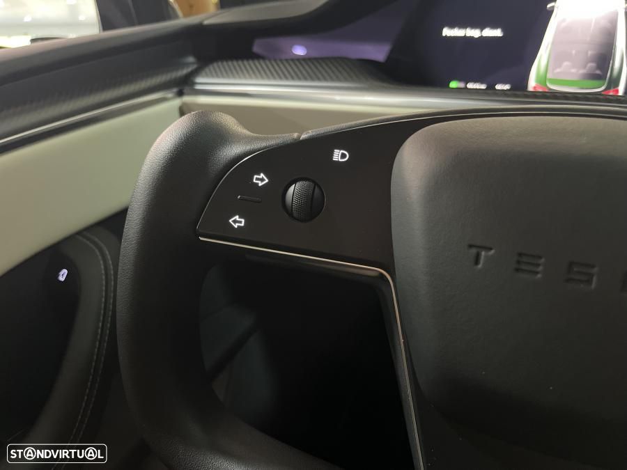 Tesla Model X Plaid AWD - 31