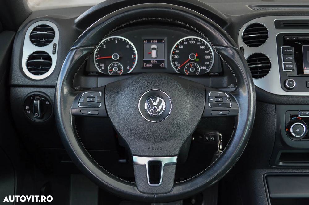 Volkswagen Tiguan 2.0 TDI 4Motion DSG Sport & Style - 28