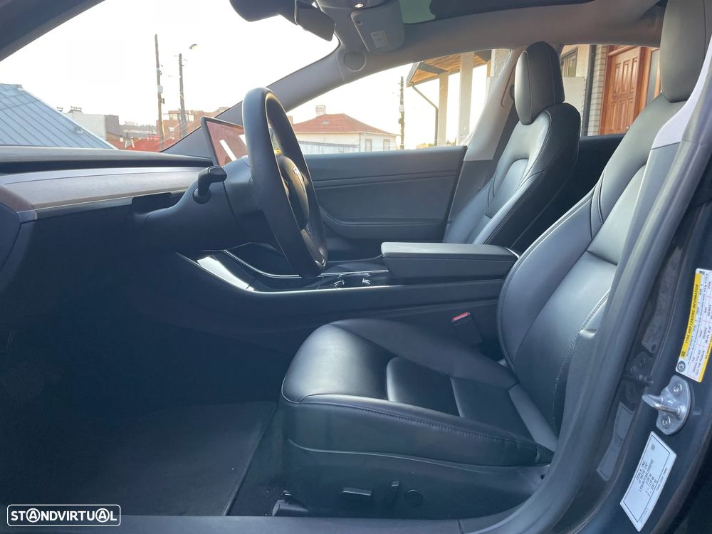Tesla Model 3 RWD - 19