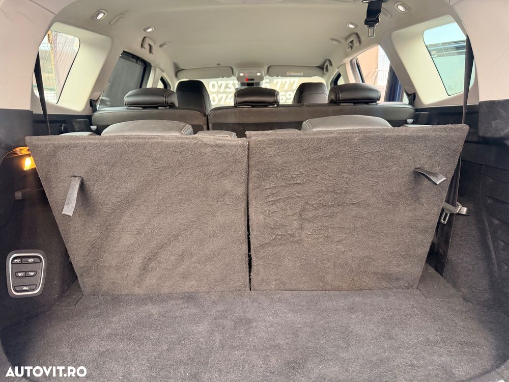 Renault Grand Scenic - 17