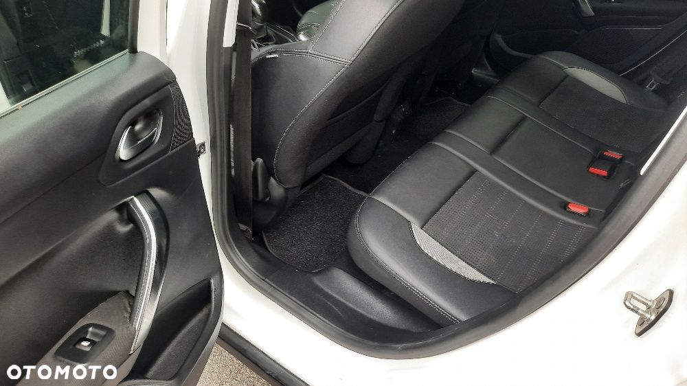 Peugeot 2008 1.2 Pure Tech Allure S&S - 16