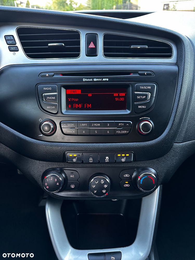 Kia Ceed 1.6 GDI Fifa World Cup Edition - 30