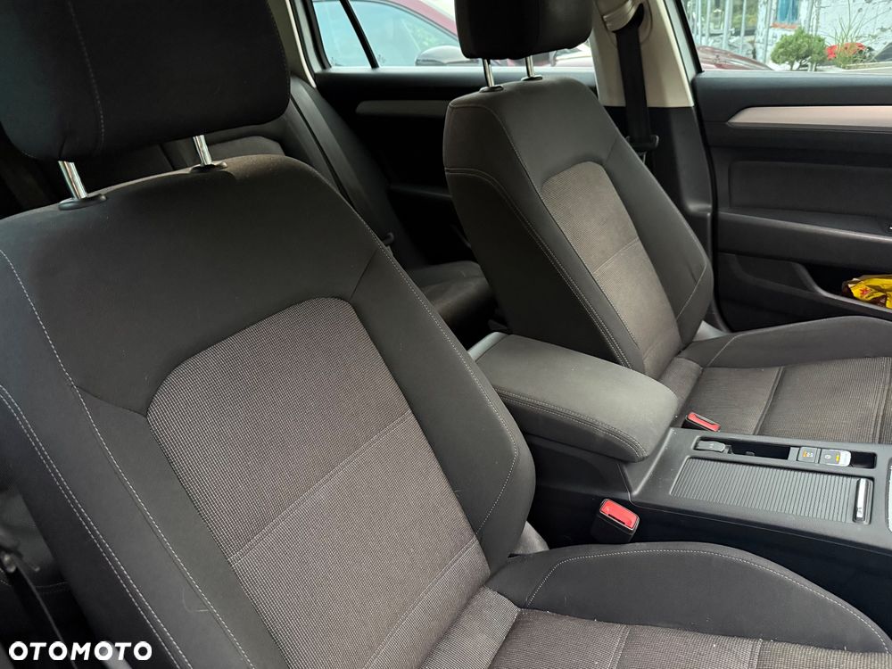 Volkswagen Passat 2.0 TDI SCR DSG Comfortline - 13