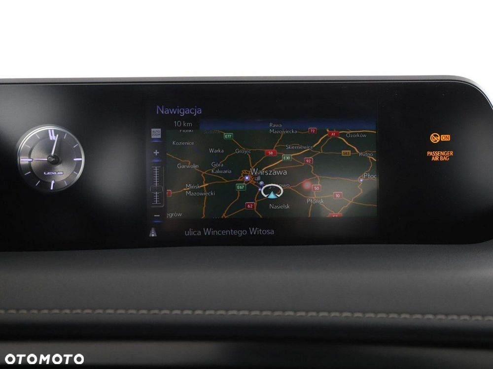 Lexus UX 250h Business Edition - 24