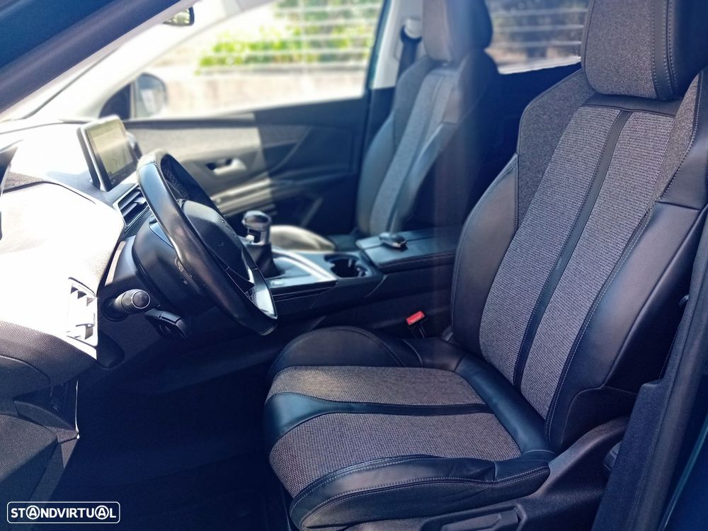 Peugeot 5008 1.2 PureTech Allure - 18