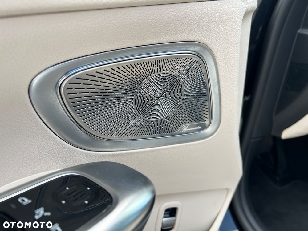 Mercedes-Benz Klasa C 300 9G-TRONIC - 16