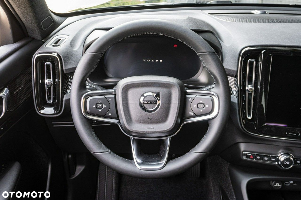 Volvo XC 40 - 18