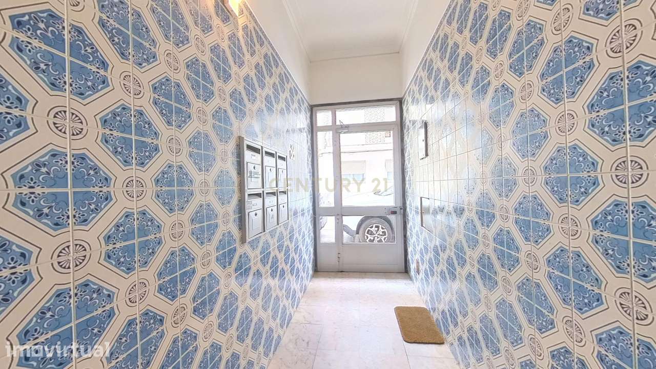 T2 Remodelado na Venda do Pinheiro | 1100 €/mês - Grande imagem: 3/27