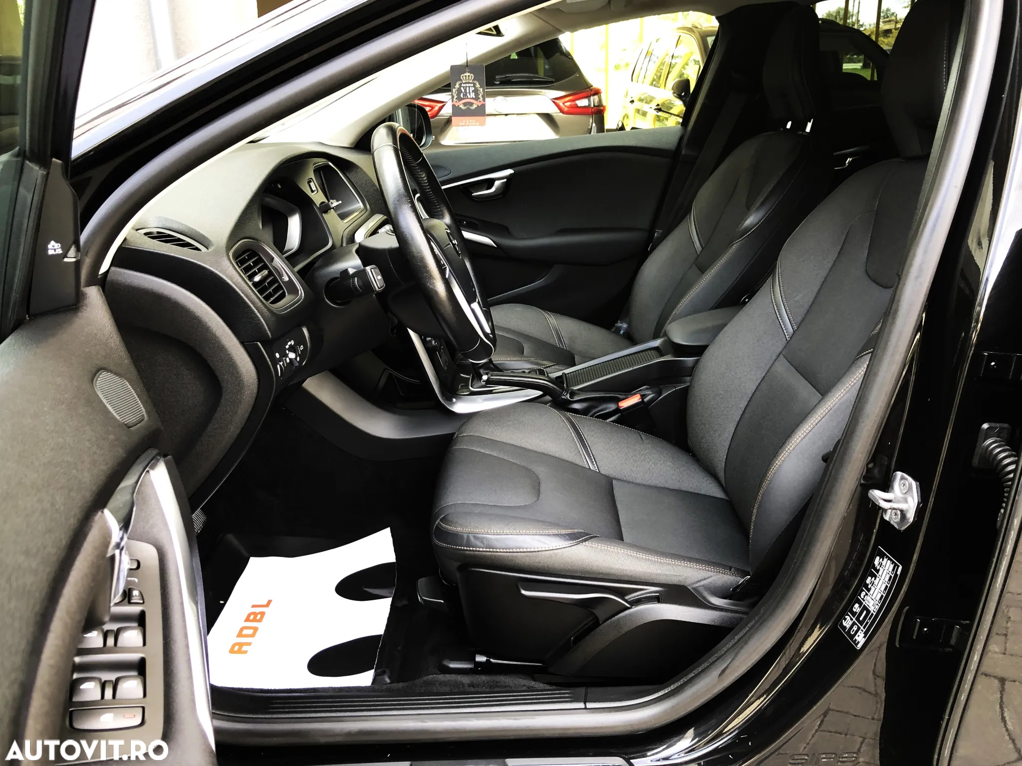 Volvo V40 Cross Country D2 Geartronic Summum - 10