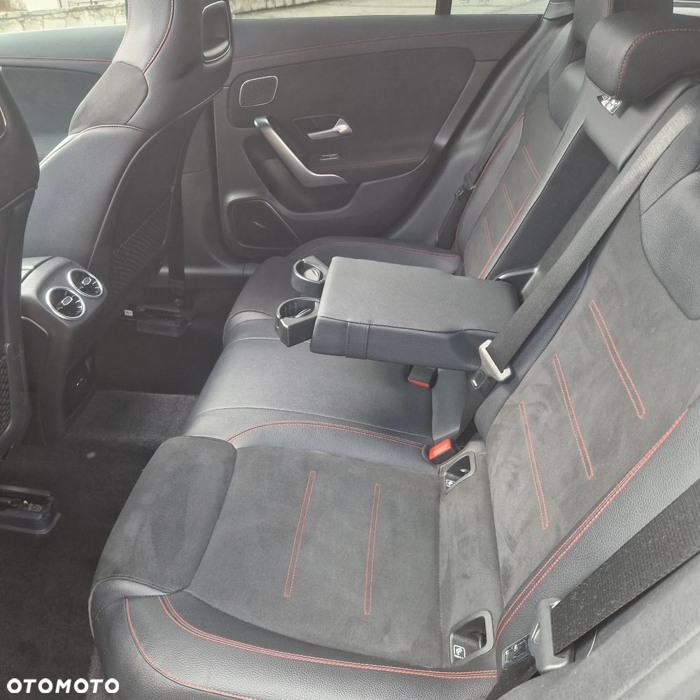 Mercedes-Benz CLA 200 7G-DCT AMG Line - 15