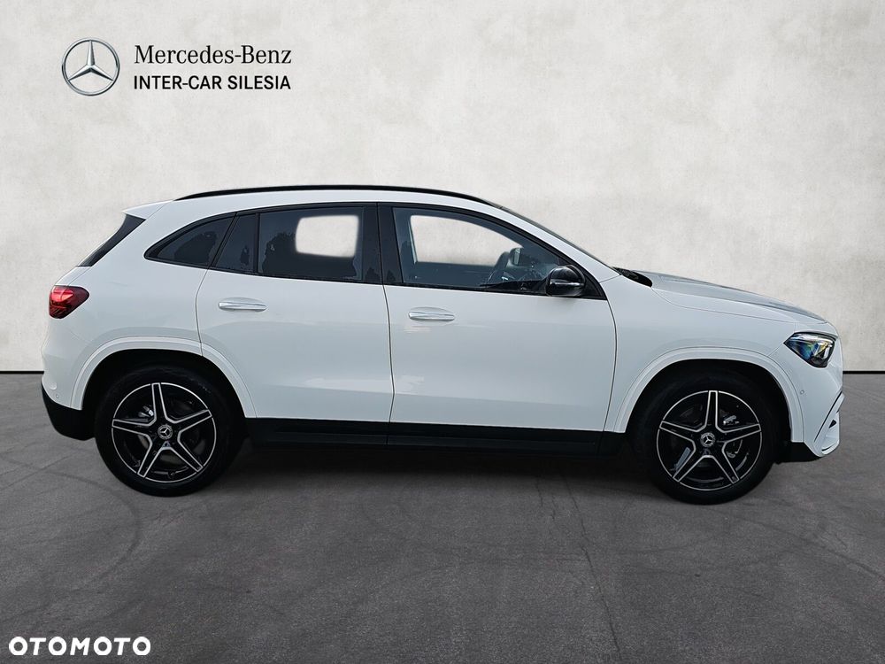 Mercedes-Benz GLA - 4