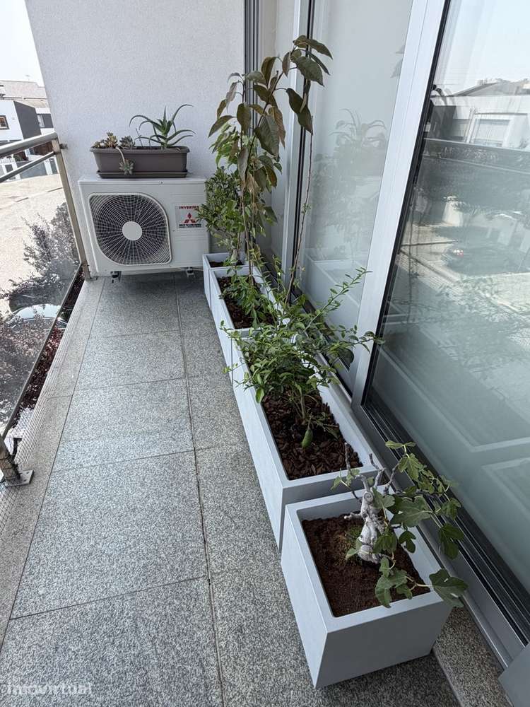 T2 com varanda, garagem individual para duas viaturas em Pedrouços - Grande imagem: 4/26