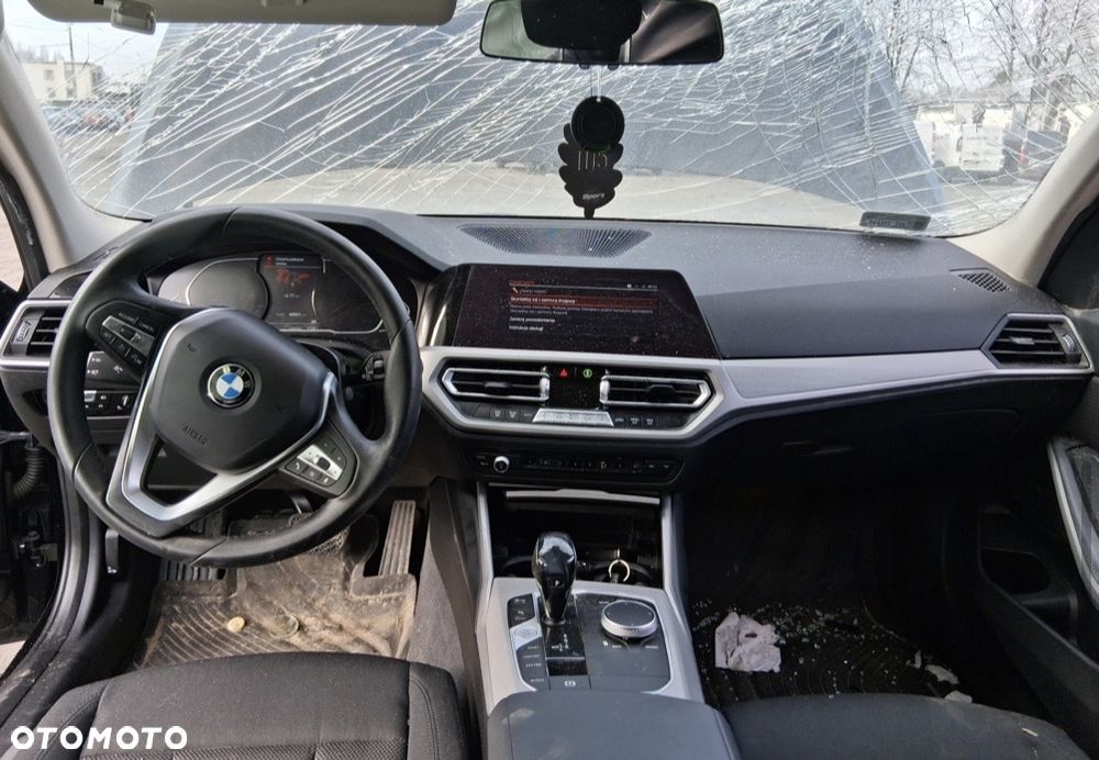 BMW Seria 3 318i Sport - 6