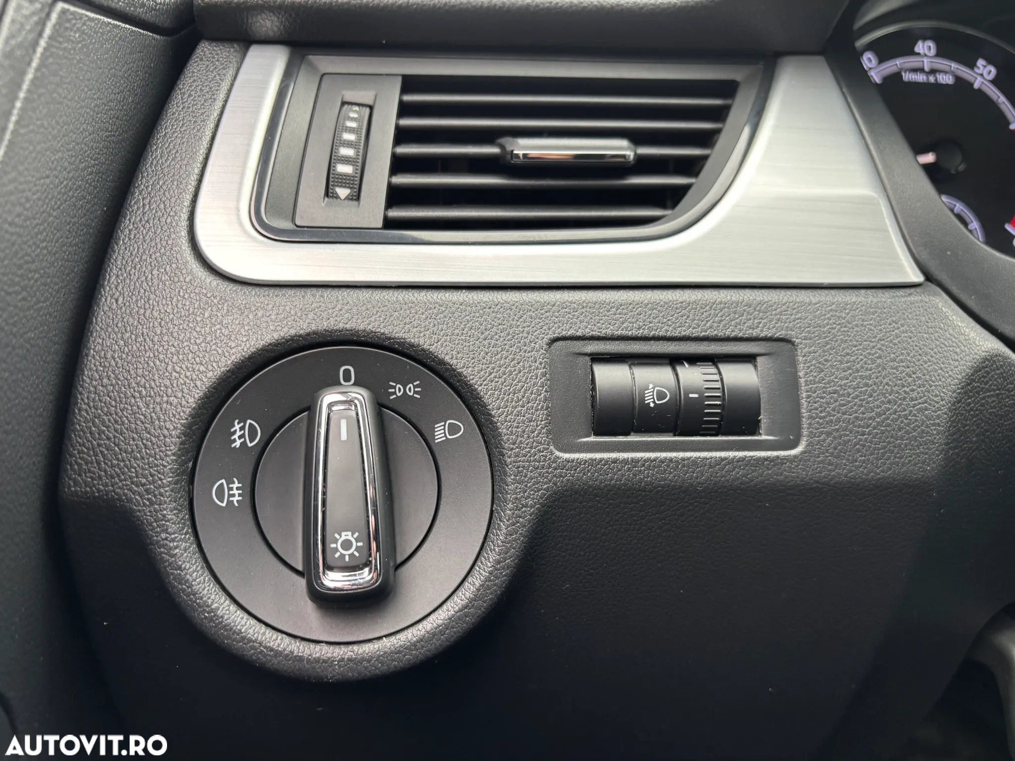 Skoda RAPID 1.0 TSI Ambition - 17