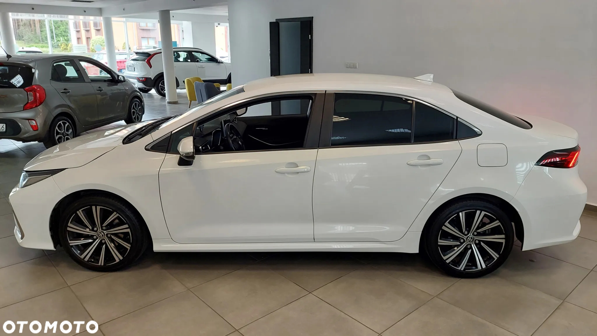 Toyota Corolla 1.8 Hybrid Comfort - 2
