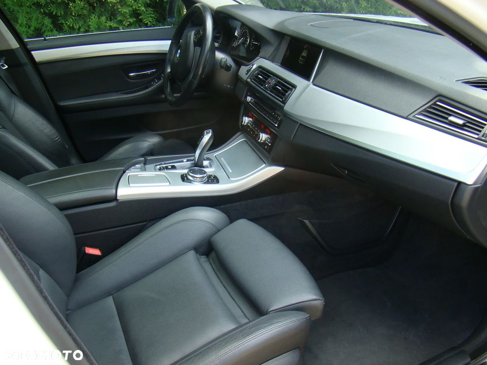 BMW Seria 5 520d - 34