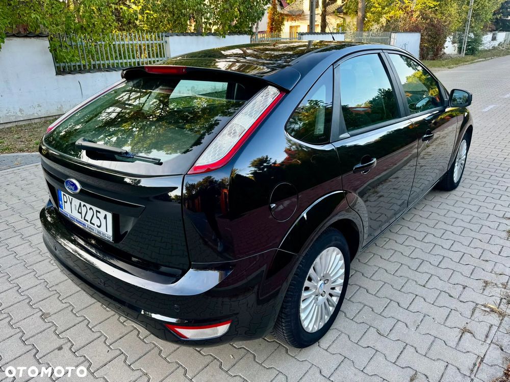 Ford Focus 1.8 FF Ghia - 18