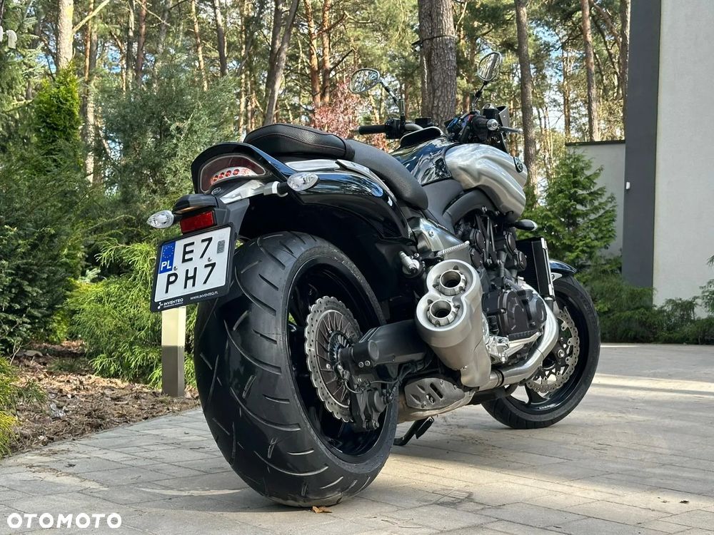 Yamaha V-MAX - 5