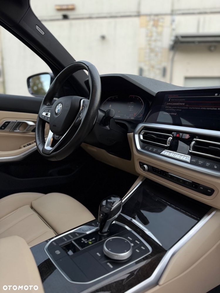 BMW Seria 3 330i xDrive Luxury Line - 20