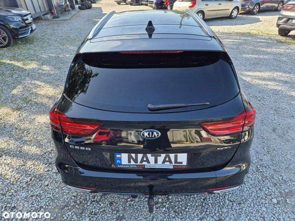 Kia Ceed - 16