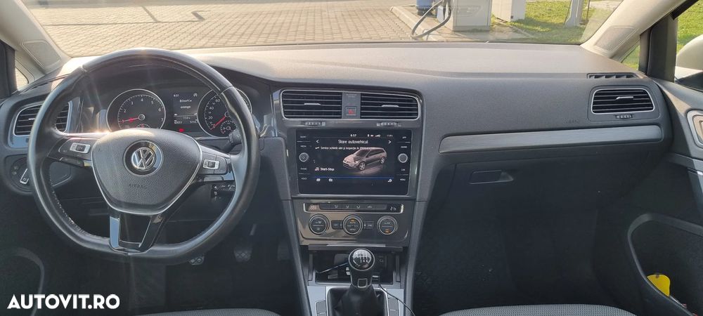 Volkswagen Golf - 11