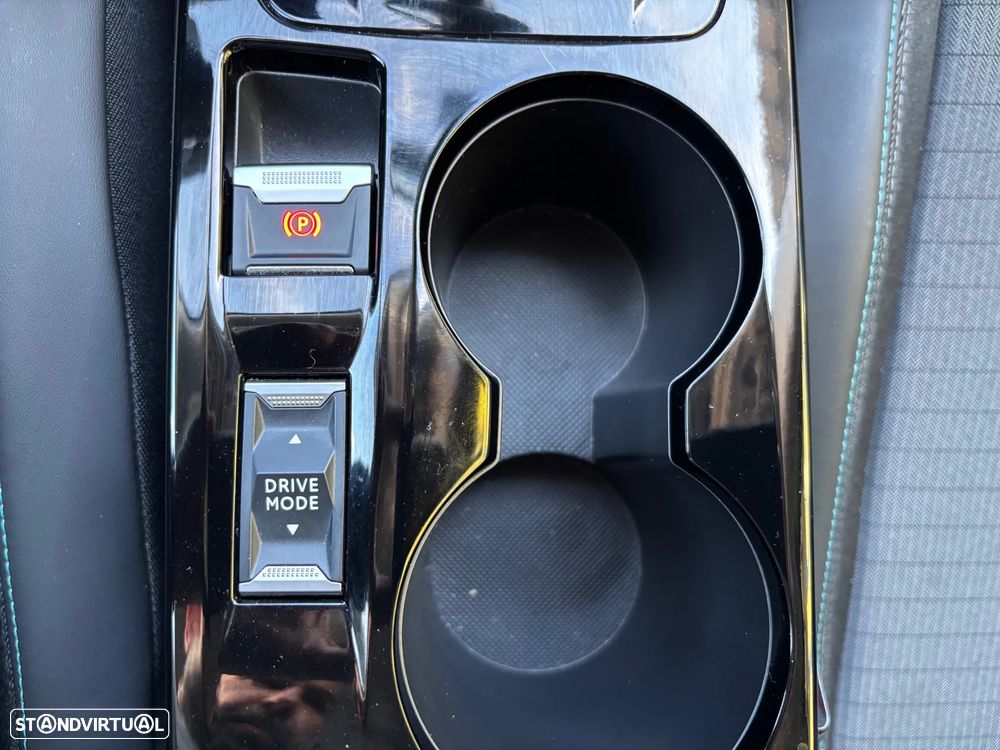 Peugeot e-2008 50 kWh Allure Pack - 26