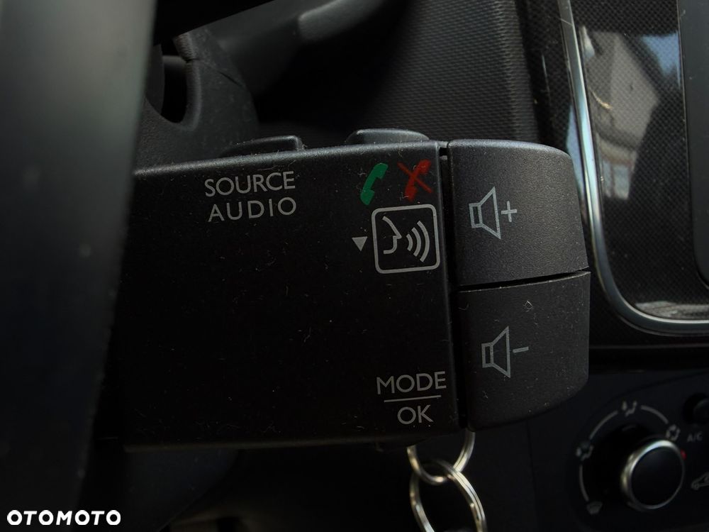 Dacia Sandero SCe 75 Comfort - 23