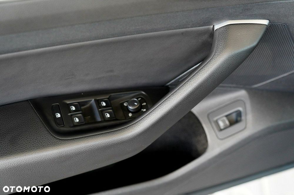 Volkswagen Arteon 2.0 TDI SCR DSG R-Line Edition - 12