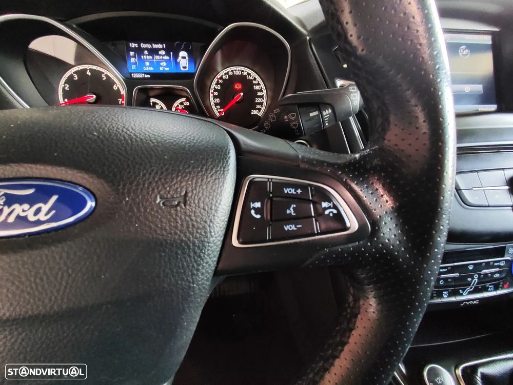 Ford Focus 2.0 EcoBoost ST c/ Pack Pele Desportiva - 30