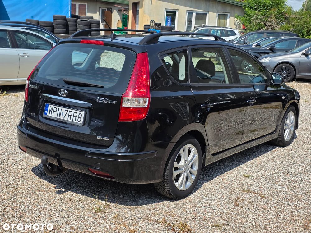 Hyundai i30 i30cw 1.6 CRDi Automatik Comfort - 3