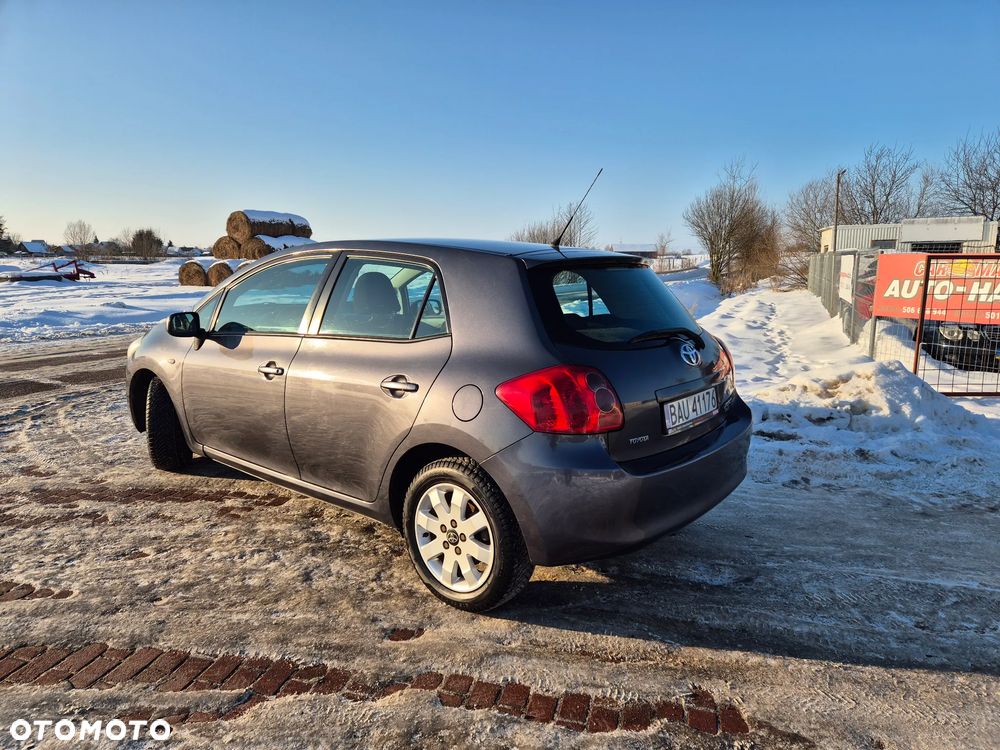 Toyota Auris 2.0 D-4D Sol - 11