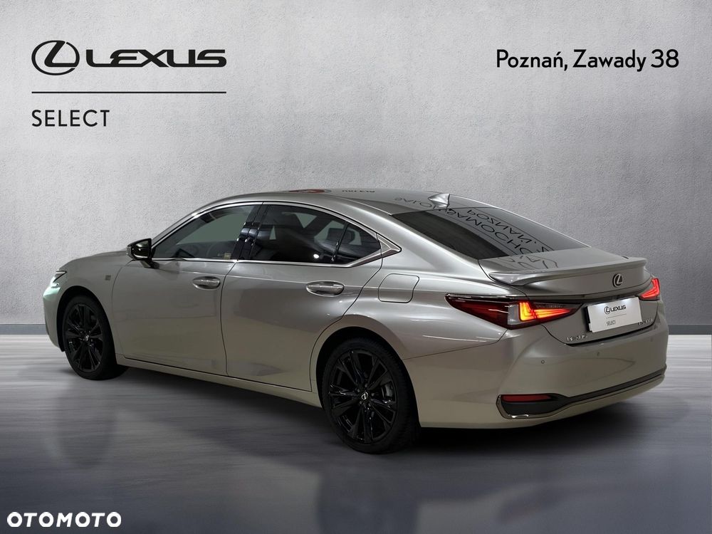 Lexus ES 300h F Sport Design - 5