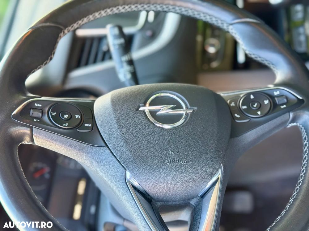 Opel Grandland X 1.2 Turbo START/STOP GLX - 11