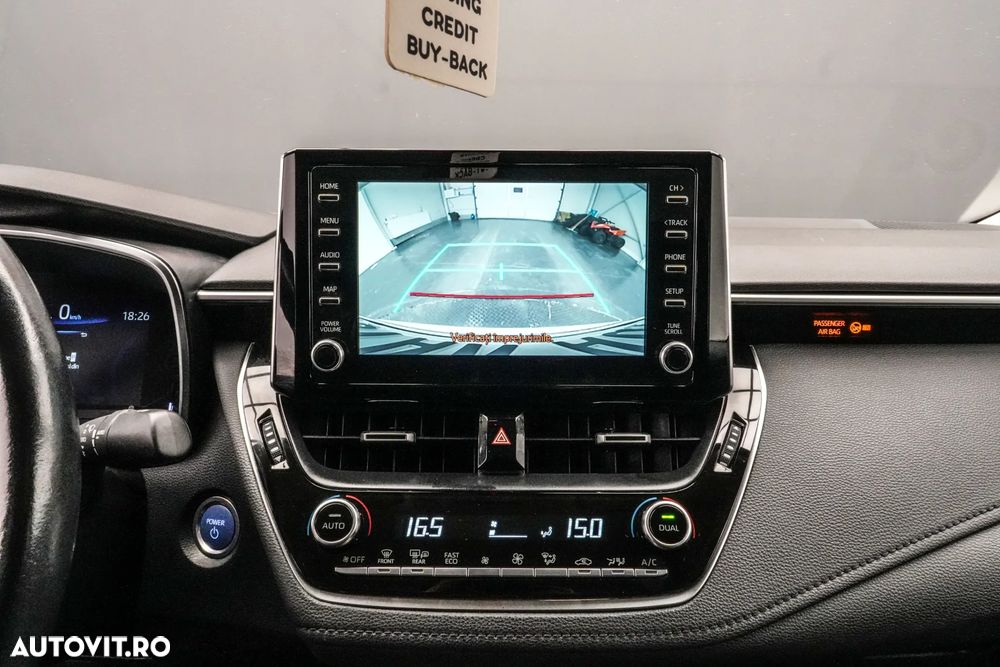 Toyota Corolla Sedan 1.8 HSD Dynamic Plus - 18