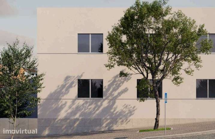 Vende-se T2 novo, Parque Oriental