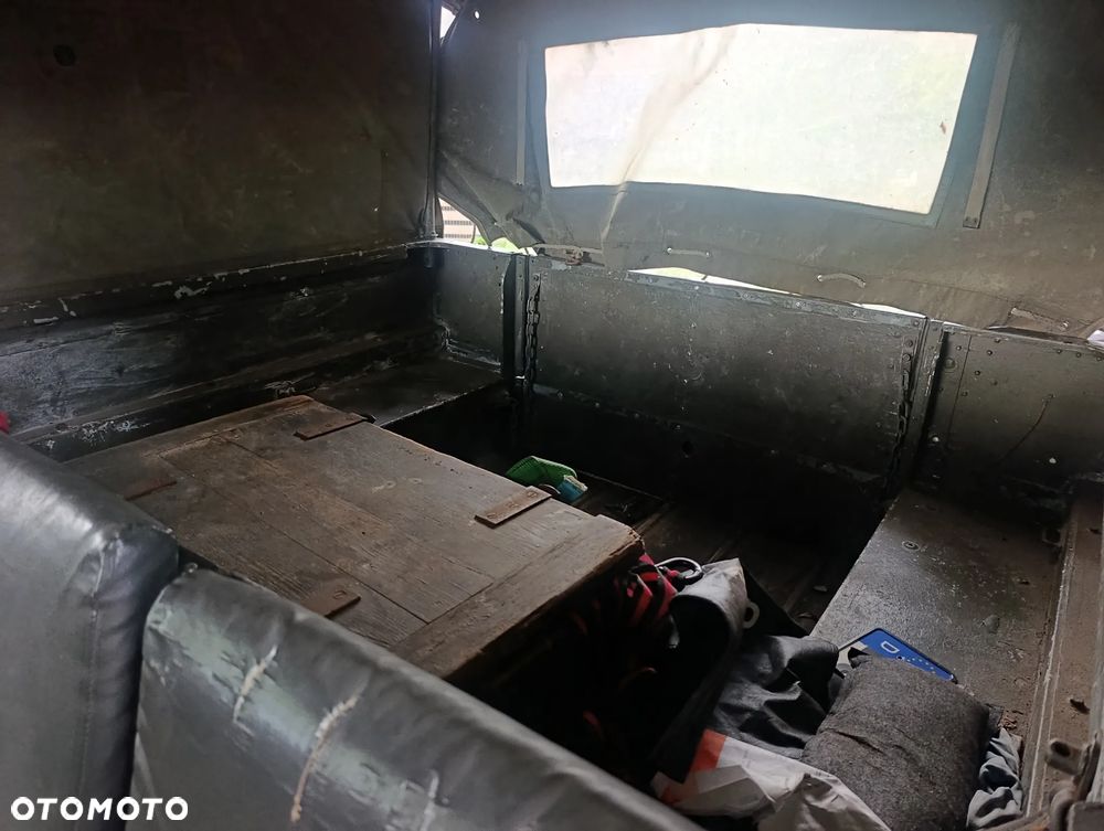 Land Rover Defender - 9