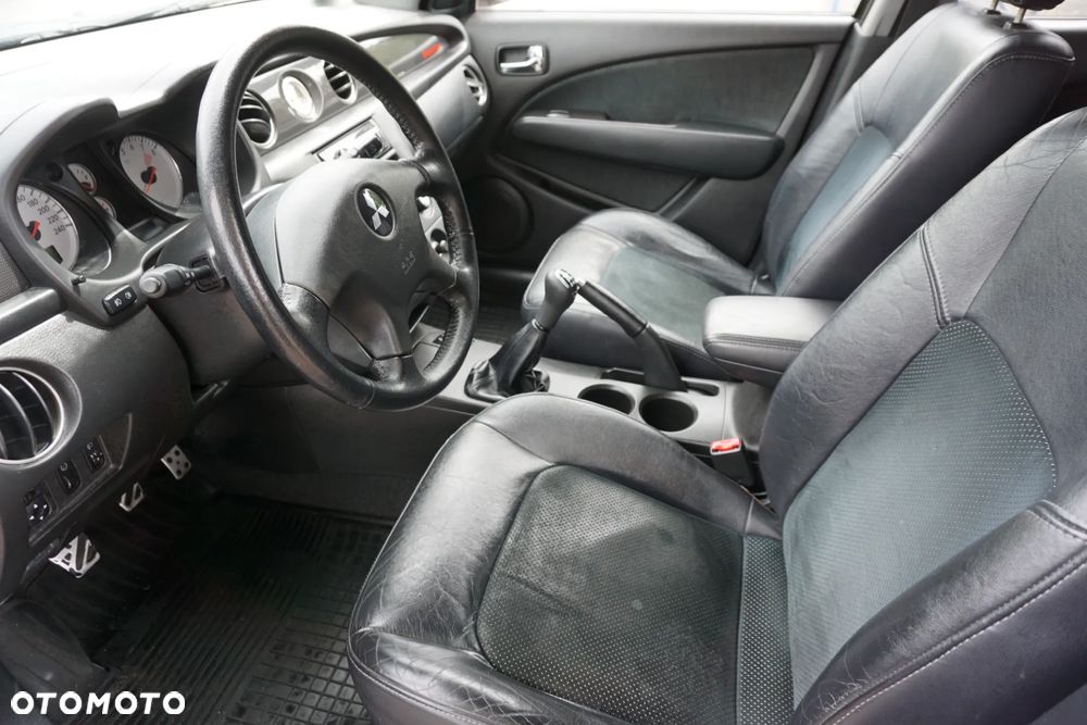 Mitsubishi Outlander 2.0 Turbo 4WD - 8