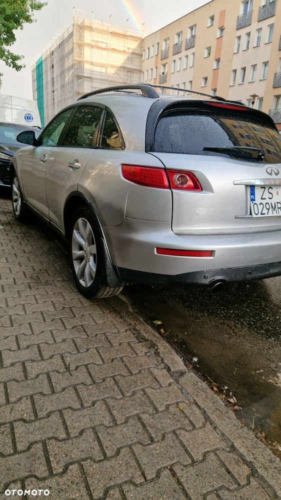 Infiniti FX - 4