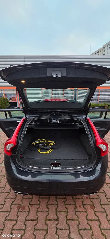 Volvo V60 D6 AWD Plug-in Hybrid Summum - 17