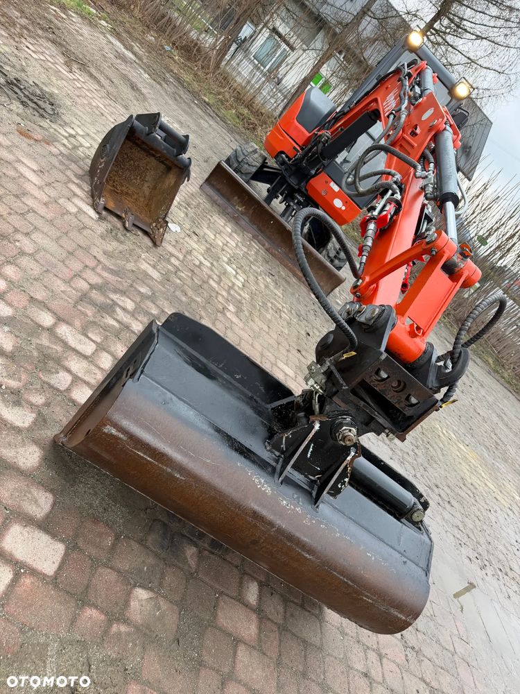 Kubota U35. koparka 3,7 tony. 2016 rok. 2000 mtg! Łyżka skarpowa Hydraulicznie uchylna. 3sekcje Hydrauliczne. zamki na tłokach. Jak nówka sztuka. Zadbana zero zużycia. Z gospodarstwa Norweskiego. Zmiana łyżek Hydrauliczna. LENHOFF. Zero luzów wycieków. Szybka wolna jazda. Gąski perfekt stan. OKAZJA TANIO - 30