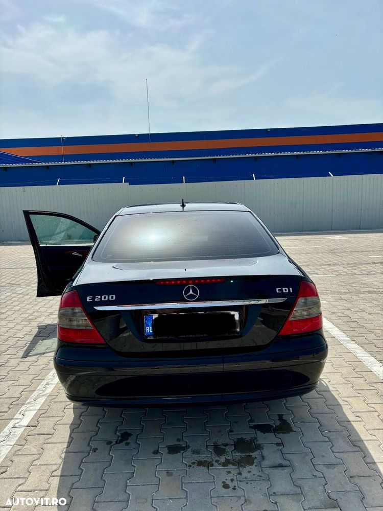 Mercedes-Benz E - 10