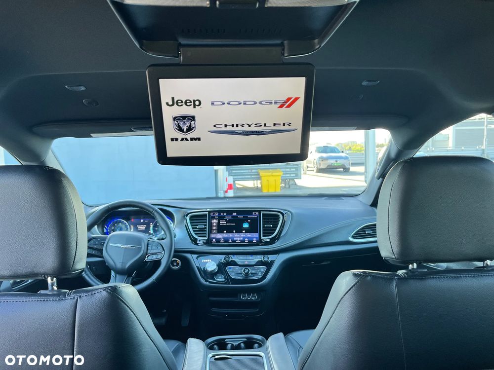 Chrysler Pacifica - 13