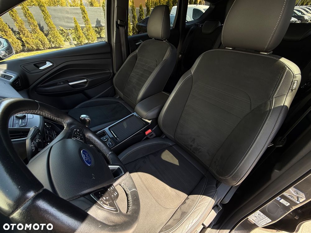 Ford Kuga 1.5 EcoBoost 2x4 ST-Line - 18