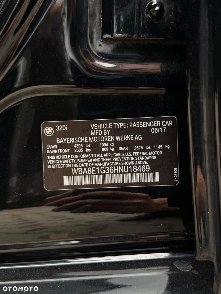 BMW Seria 3 320i - 28